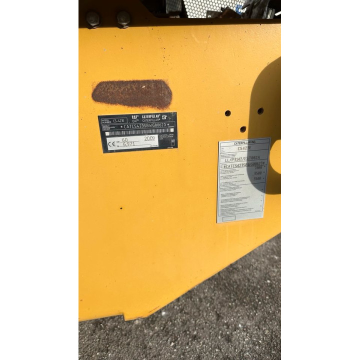 Caterpillar CS423E Walze