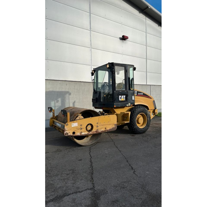 Caterpillar CS423E Walze