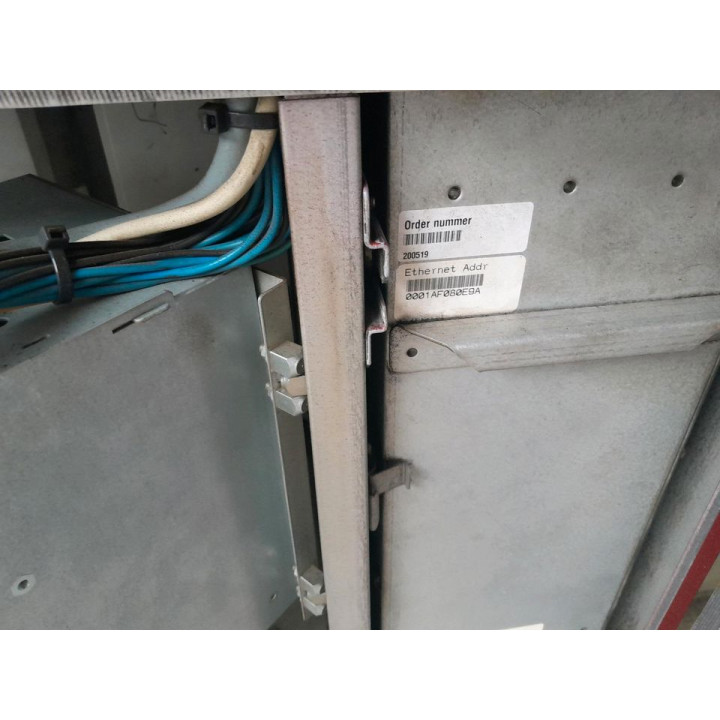 ABB robot kolu, kontrol kabini (kumanda panosu) dâhil.