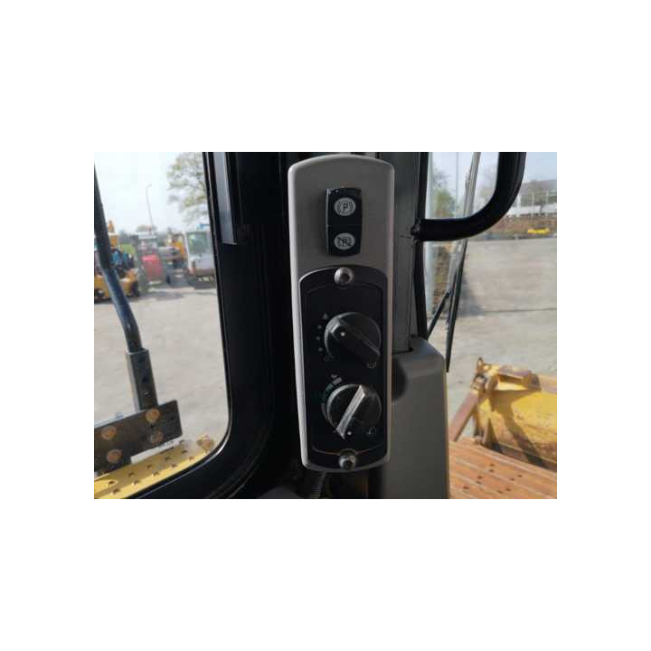 Caterpillar - 2015 - D6T LGP