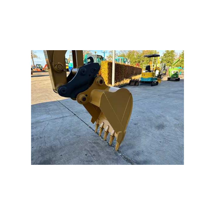 Caterpillar - 2016 - 306